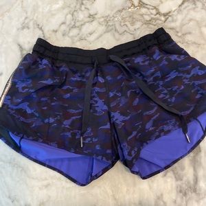 Lululemon Hotty Hot Short II, 2.5" inseam, Size 6